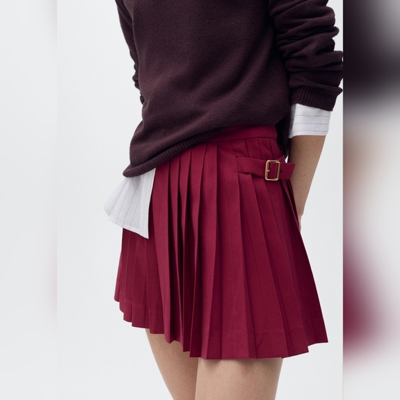 Mango Pleated skirt with buckles Maroon - Picture 2 of 8